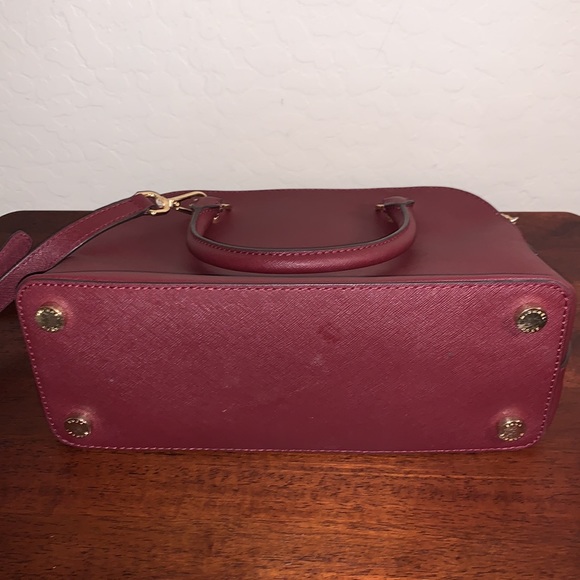 MICHAEL KORS GORGEOUS CROSSBODY HANDBAG WITH MATCHING WRISTLET - Picture 6 of 16